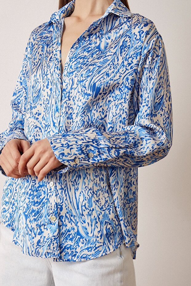 قميص ساتان منقوش برقبة على شكل حرف V - 4