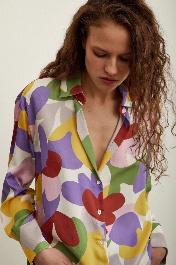 قميص ساتان منقوش أرجواني - 1