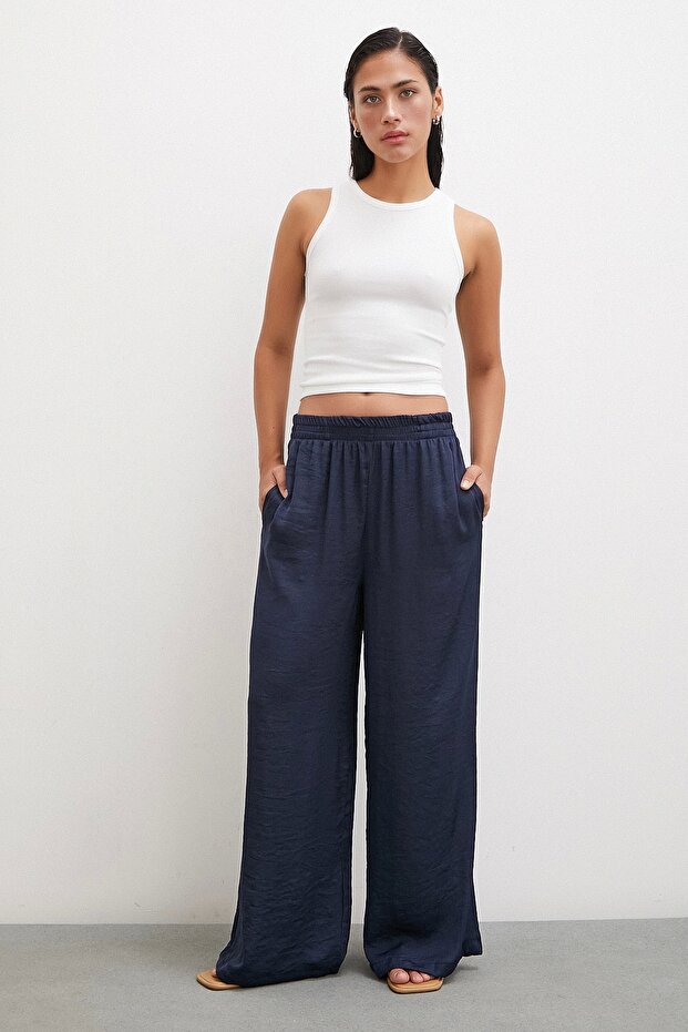 بنطلون رومانسي باللون الأزرق الداكن - 1