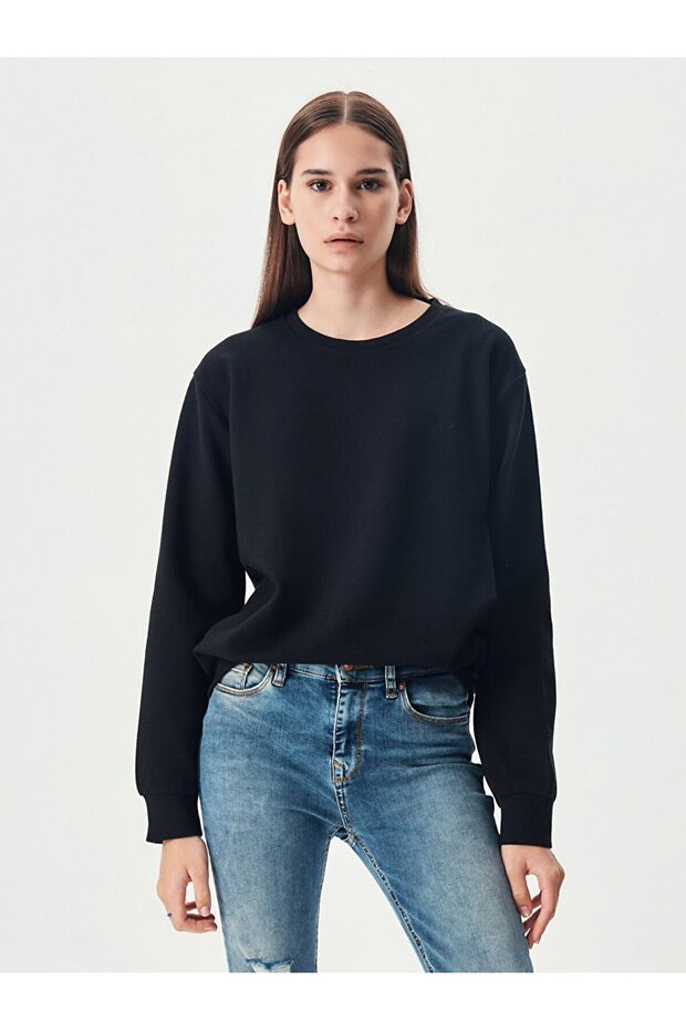 Yuvarlak Yaka Siyah Sweatshırt - 2