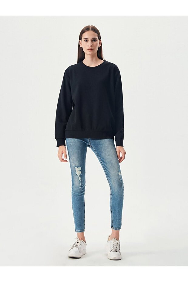 Yuvarlak Yaka Siyah Sweatshırt - 1