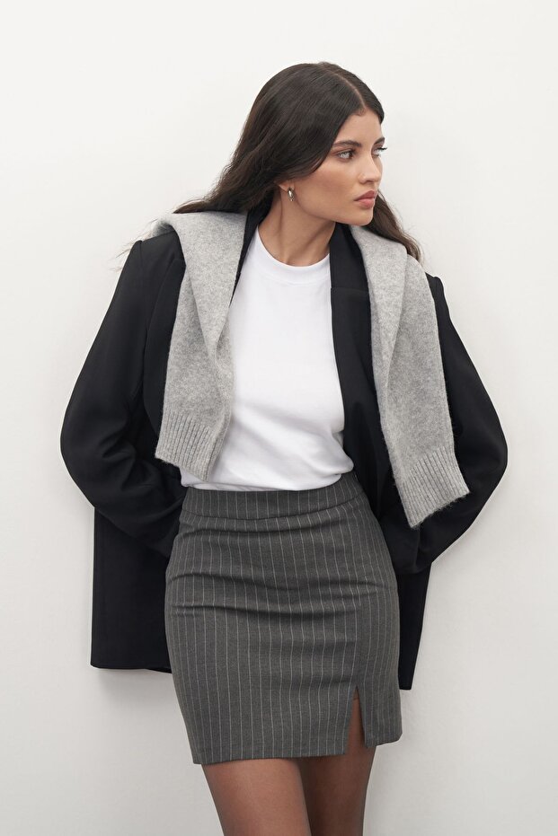 تنورة قصيرة مخططة - 3