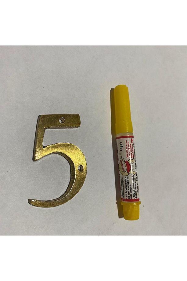 KAPI NUMARASI SARI PRİNÇ MAT  NO:5 YAPIŞTIRICI HEDİYE UZUNLUK: 4cm - 2