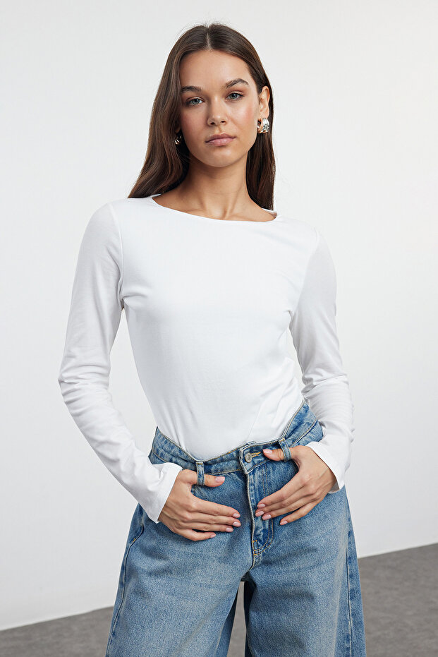 Czarno-ecru podwójna bluzka z dekoltem w łódkę dopasowana/wygładzająca dzianina TWOAW25BZ00062 - 12