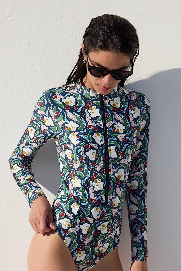 Szörf fürdőruha - mintás és cipzáras, többszínű - 2