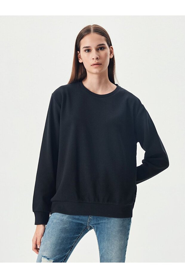 Yuvarlak Yaka Siyah Sweatshırt - 3
