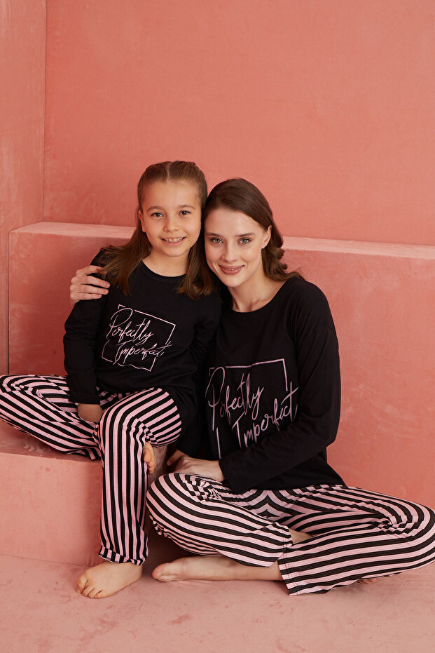 Siyah Çizgili Baskılı Desenli Uzun Kollu Örme Pijama Takımı - 1