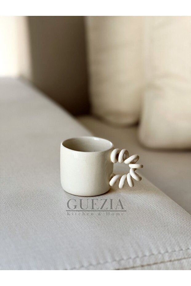 Curly Handle Mini Mug | 100 ml