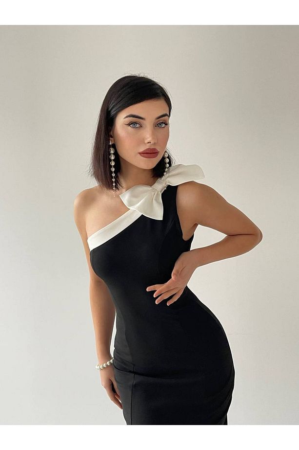 Siyah Fiyonk Detaylı Tek Omuz Elbise - 2