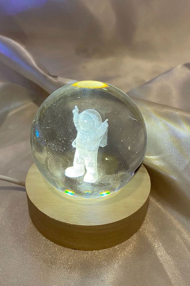 3D Led Işık Cam Küre Tek Renk Günışığı Ahşap Astronot  7 cm - 3