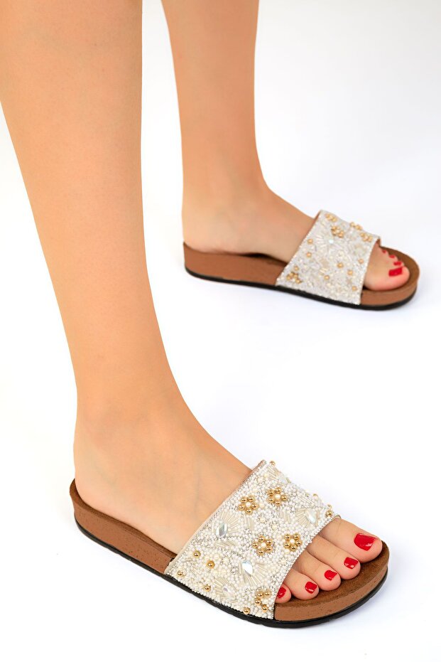 19453 Model White Women's Slippers