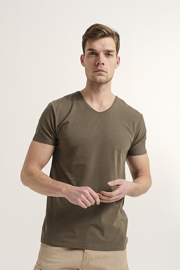 تي شيرت رايلي بياقة على شكل حرف V بقصة ضيقة للرجال - 1