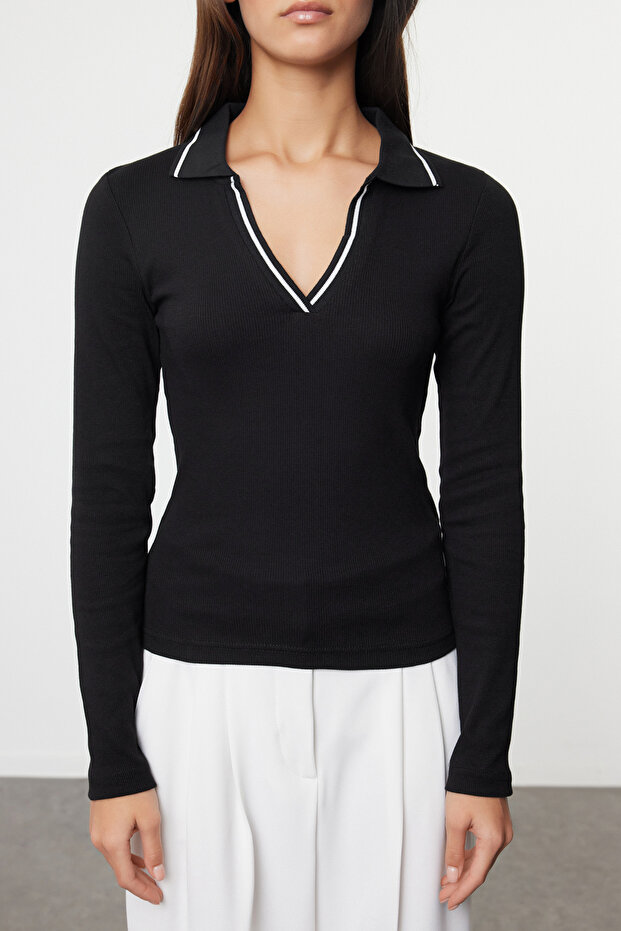 Siyah Triko Yaka Detaylı Fitted/Vücuda Oturan Fitilli Esnek Örme Bluz TWOAW25BZ00121 - 3