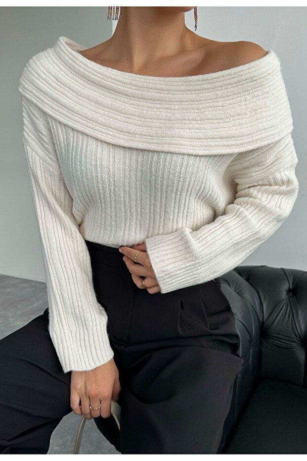 Women's Open Shoulder Fold Madonna Collar Sweater