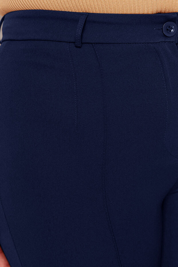 Granatowe proste spodnie z wysokim stanem i prążkowaną tkaniną TBBSS22PL0301 - 2