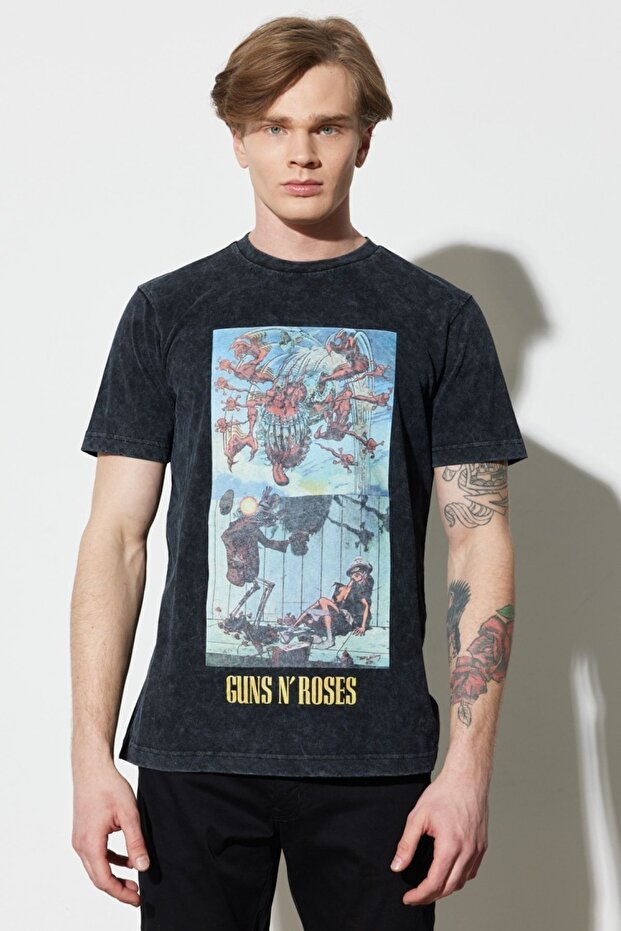 Loose Fit Comfortable Cut 100% Cotton Crew Neck Black T-Shirt