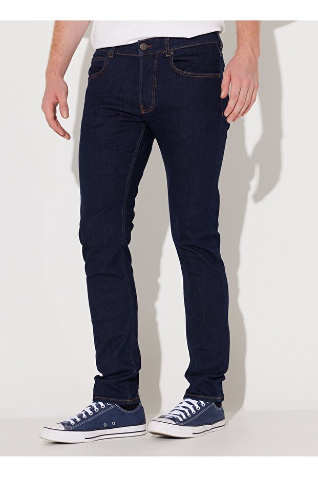 Men Slim Fit Solid Stretchable Tapered Jeans, Navy
