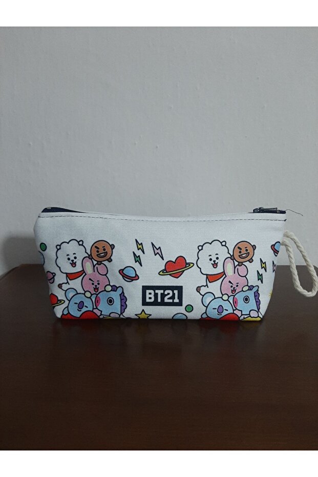 حامل أقلام بتصميم نمط خلفية بيضاء لشخصيات Kpop - BT21 - حقيبة مكياج