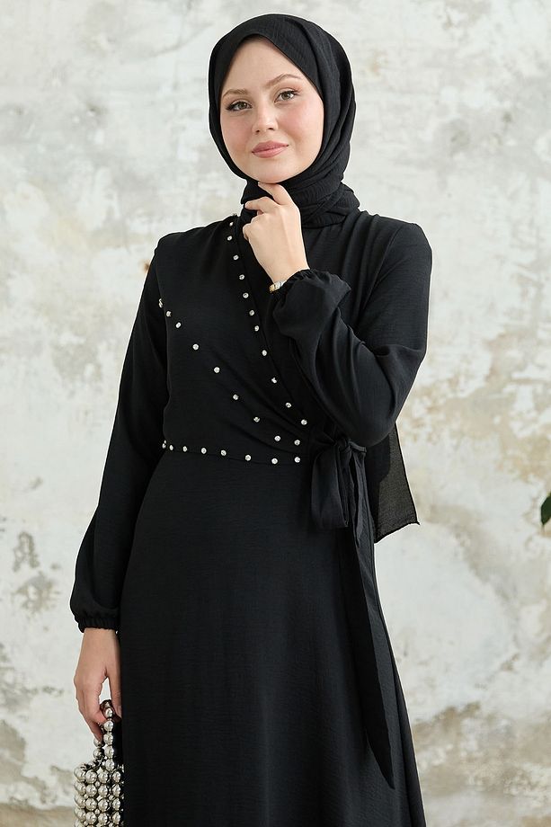 İncili Önü Bağlamalı Siyah Ayrobin Elbise - 3