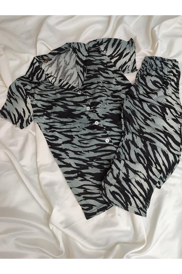 Zebra Patterned Pajama Set - 2