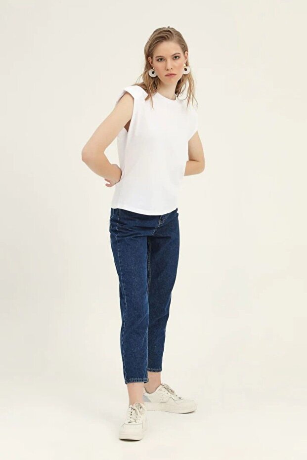 Vatkalı Kolsuz Basic Tişört - 3