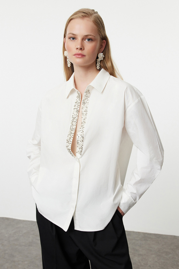 Beyaz Gömlek Yaka Taşlı Gömlek TPRAW25GO00003 - 1