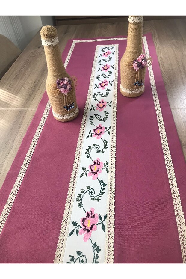 Kanaviçe işli runner - 2