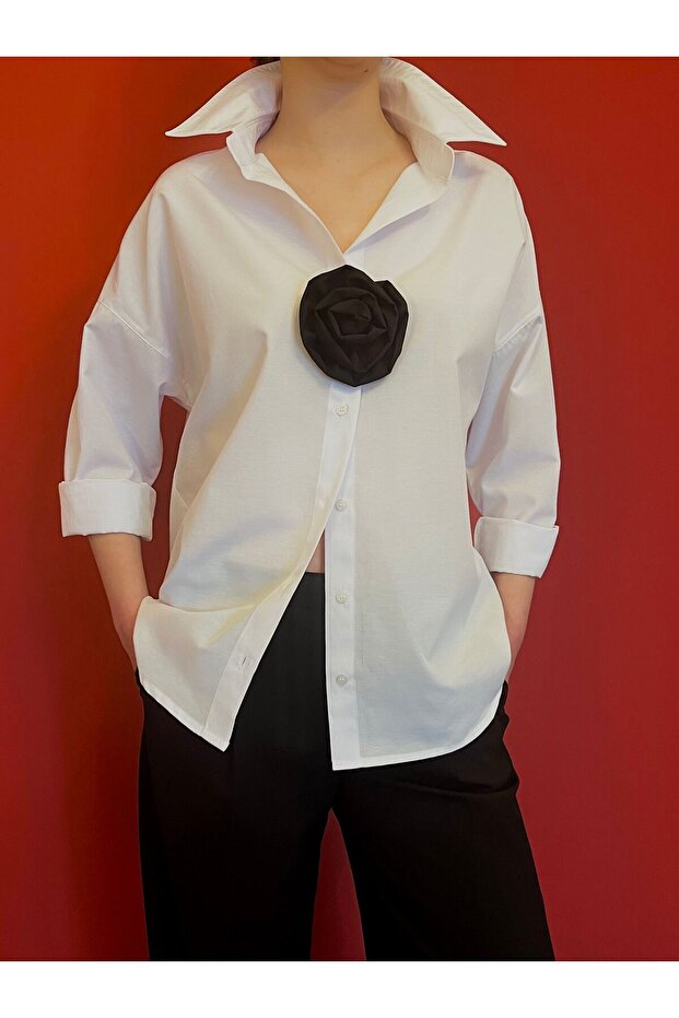 Oversize Uzun Basic Gül Aksesuarlı Gömlek Beyaz - 1
