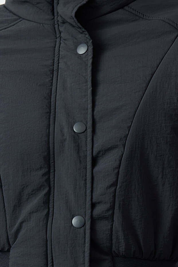 Voděodpudivý námořnicky modrý oversize prošívaný kabát – detailní žebrování, Twoaw25Mo00172 - 5