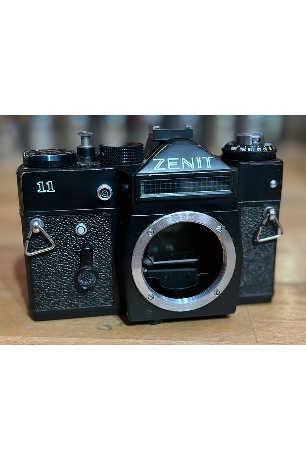 Zenit 11 fotoğraf makinası - lensi yoktur - sorunsuz  çalışır durumda - 2