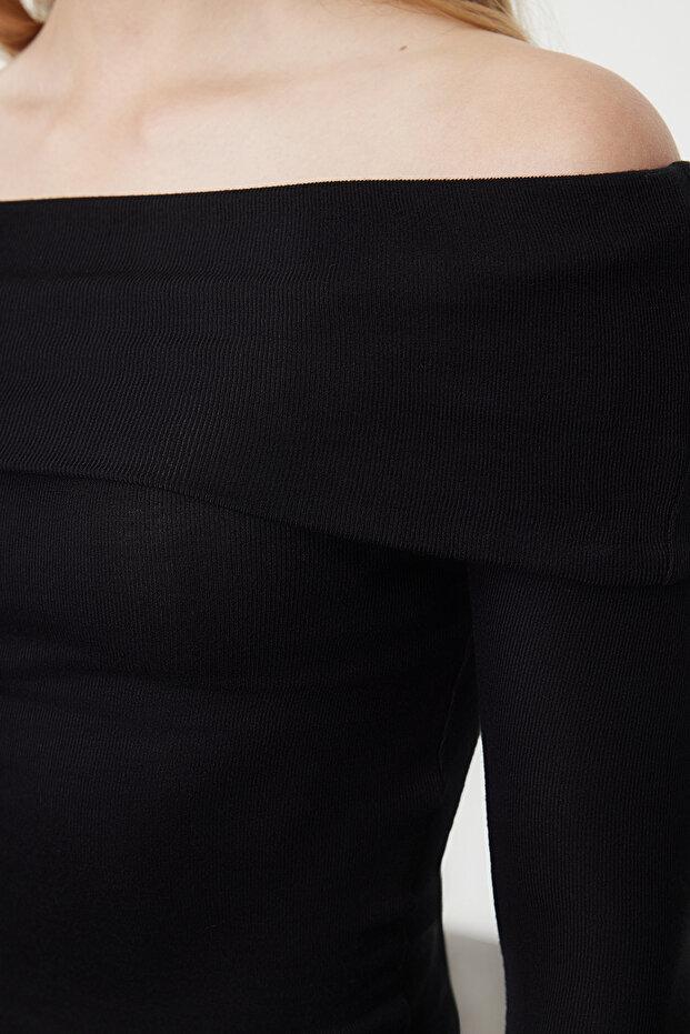 Siyah Carmen Yaka Fitted/Vücuda Oturan Crop Esnek Örme Bluz TWOAW25BZ00008 - 8