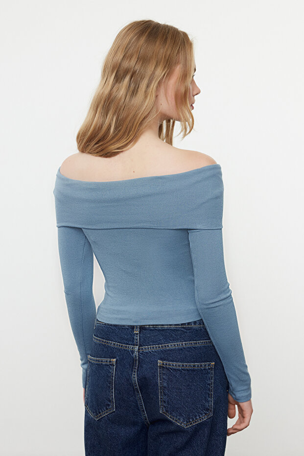 Indigo Carmen Yaka Crop/Kısa Esnek Örme Bluz TWOAW25BZ00008 - 5