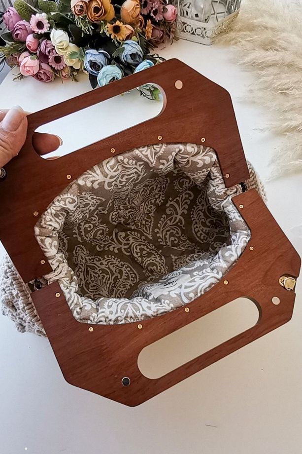 El Yapımı Motifli Ahşap Burslu Örgü Çanta - 3
