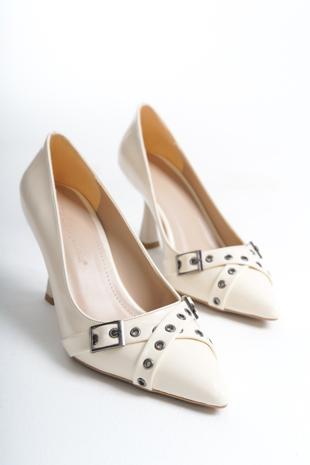 Women's Beige Patent Leather Shoes with Buckle Detail and Heels