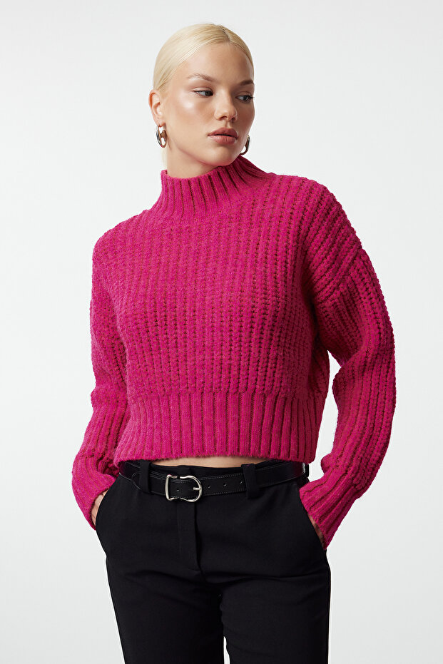 Trendyolmilla  Fuşya Crop Yumuşak Dokulu Basic Kalın Örgü Detaylı Triko Kazak TWOAW25KZ00061 - Görsel 3