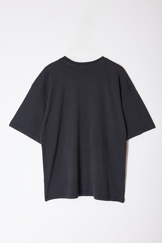 Siyah Oversize/Geniş Kesim Eskitme/Soluk Efektli Rock Baskı %100 Pamuklu T-Shirt TMNSS23TS00167 - 7