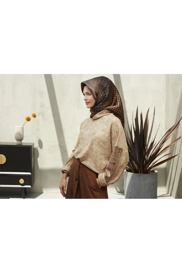 Sura Silk Scarf - Special Nostalgia Series, Model 8258d 9