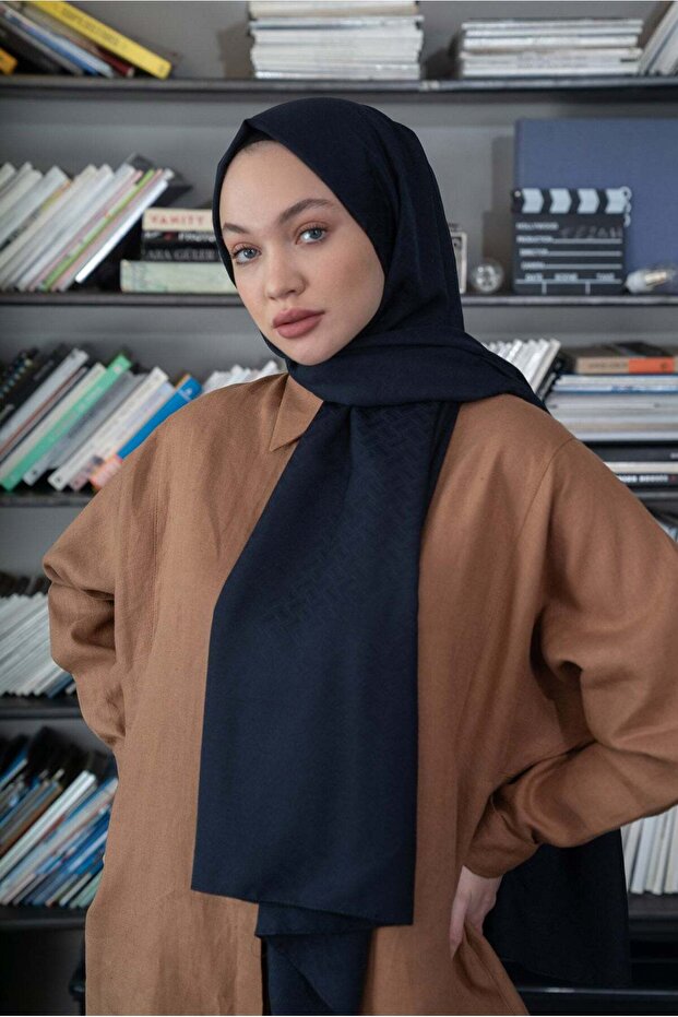 شال جاكار منقوش هندسي باللون الأزرق الداكن - 4