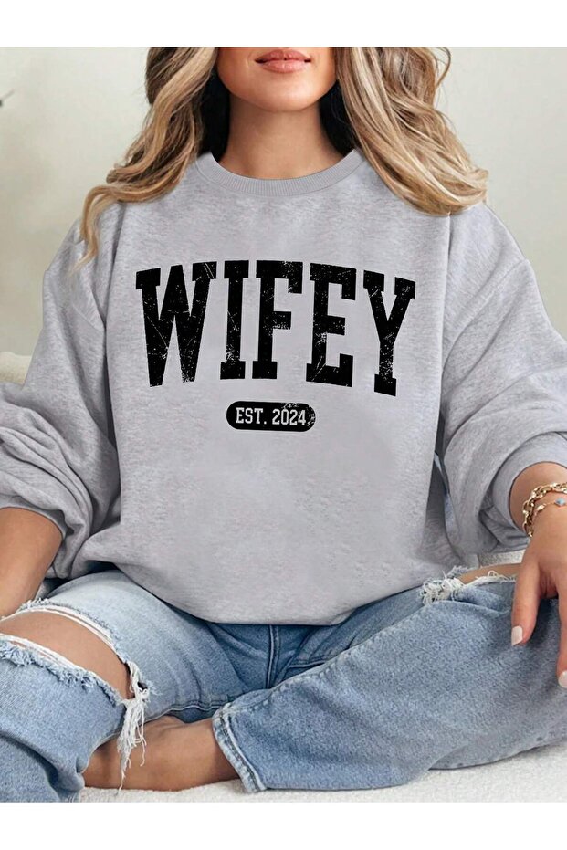 Wifey 2024 Married Printed Crew Neck Women's Oversize Sweatshirt