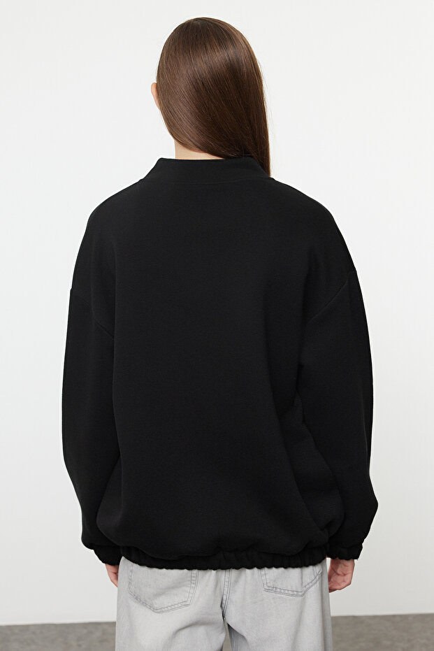 Siyah Fermuarlı Oversize/Geniş Kalıp Kalın İçi Polarlı Örme Sweatshirt TWOAW25SW00122 - 5