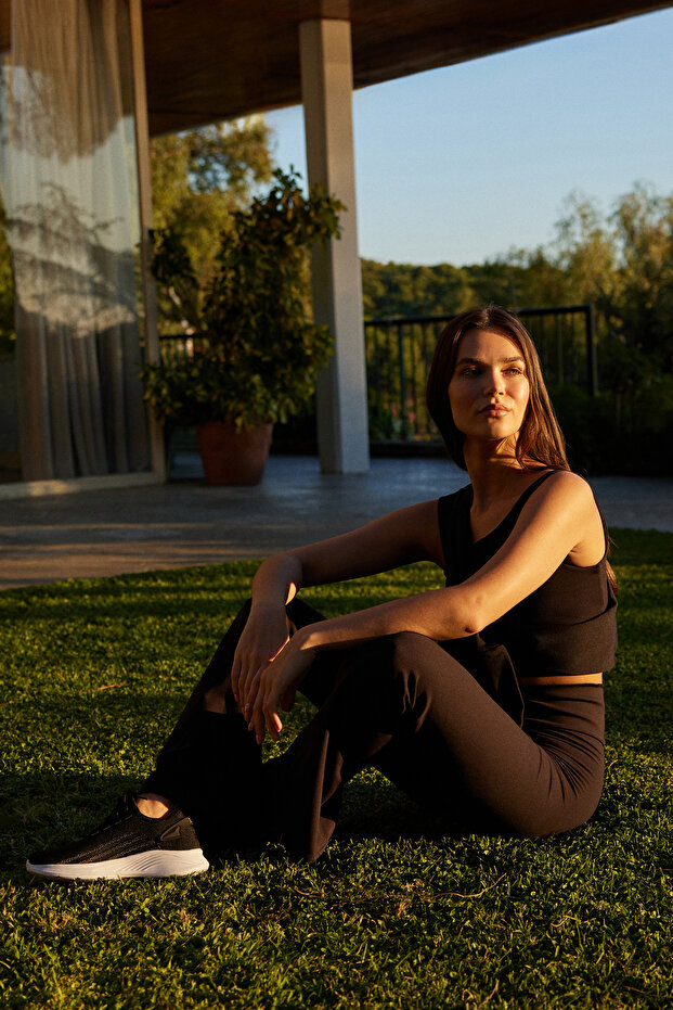 Siyah Fırçalı Soft Beli Ektra Toparlayıcı İspanyol Paça Yoga Örme Spor Tayt THMAW25TY00005 - 3