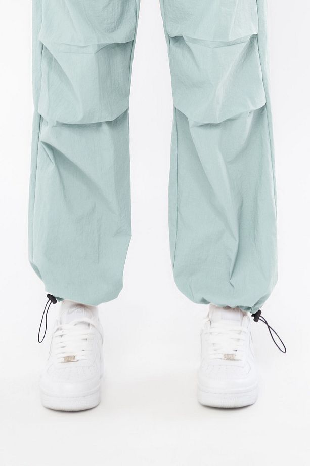 Kadın Paraşüt Pantalon, Bol Kesim, Beli ve Paçası Ayarlanabilir Lastikli, Su Geçirmez Kumaş - 8