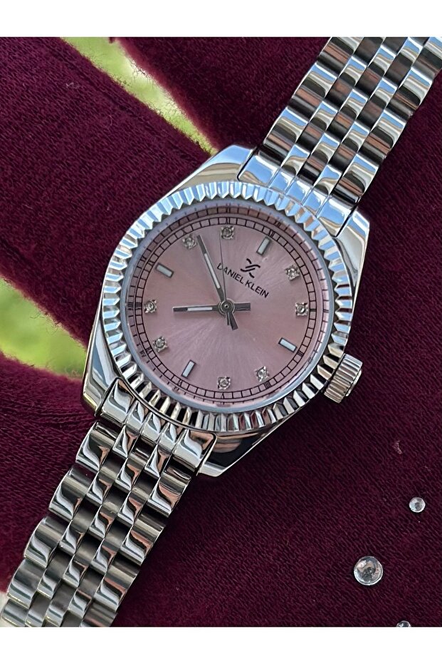 KADIN KOL SAATİ - 1