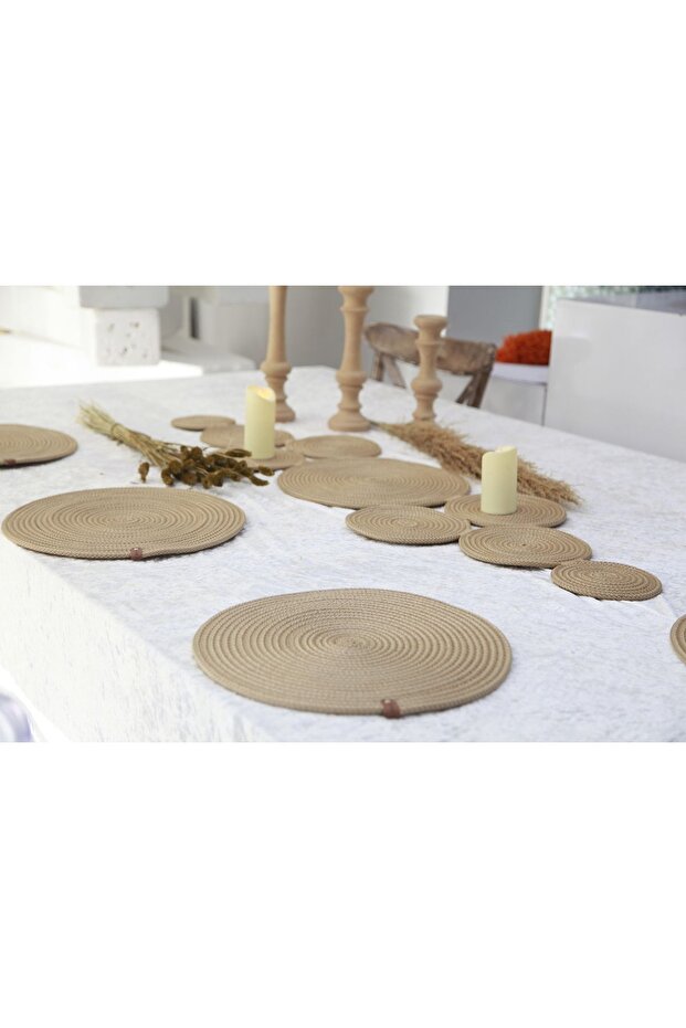 American Service Set 7 Piece Set / 6 Plates 1 Piece Runner Elegance and Aesthetics in Your Table