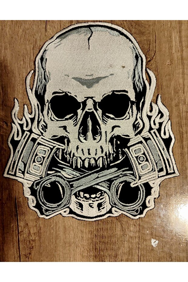 رقعة ظهر كبيرة الحجم بنمط هيكل عظمي - 1