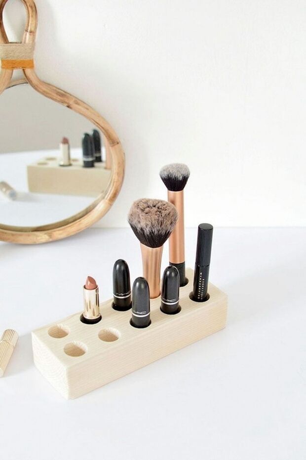 Wooden Makeup Supplies Organizing Stand with 10 Compartments