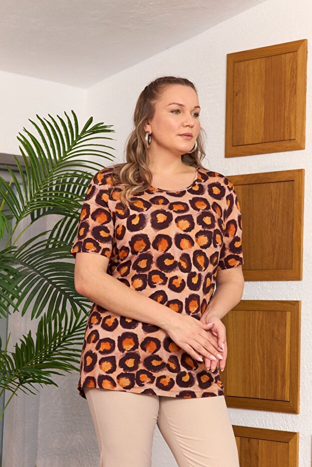 Patterned Plus Size T-shirt - 4