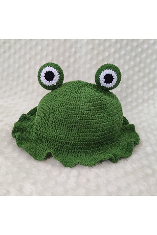 Knitted Frog Bucket Hat Handcrafted Women's/Men's Hat