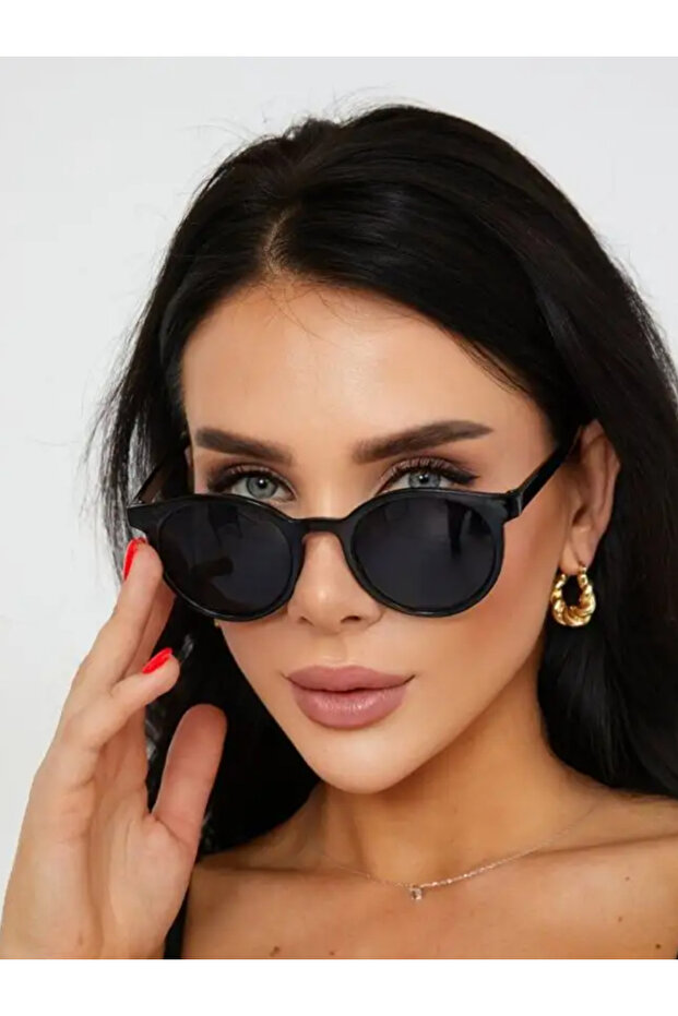 نظارة شمسية دائرية باللون الأسود للجنسين