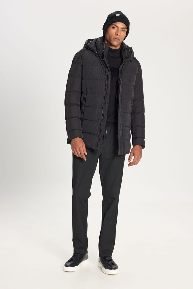 Erkek Siyah Sıcak Tutan Dolgulu Standart Fit Normal Kesim Çıkma Kapüşon Yaka Yan Cepli Mont - 2